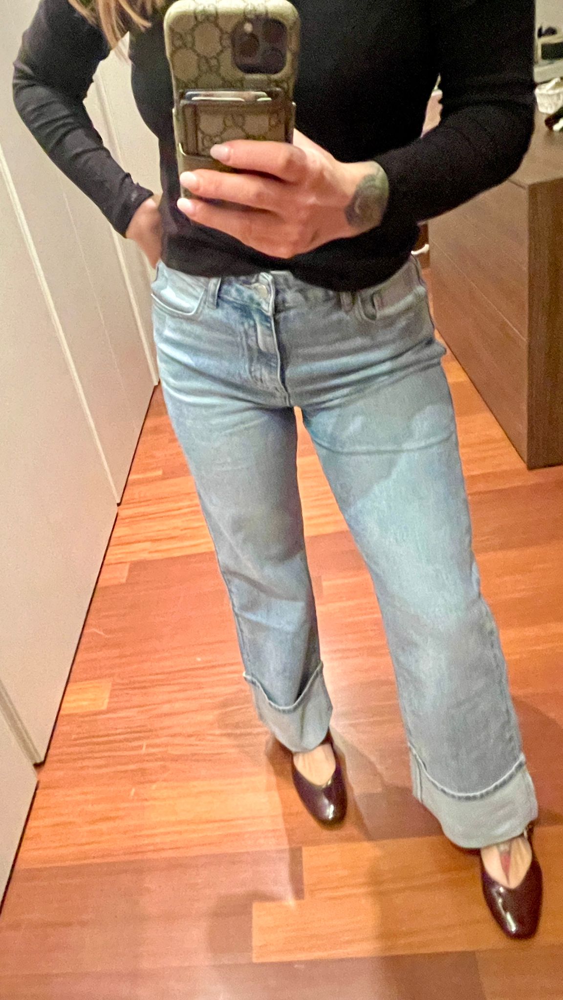 Jeans palazzo con risvolto